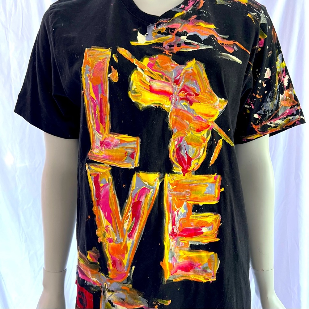 Unique hand painted Africa Love designer tee. Size L. New no tags.